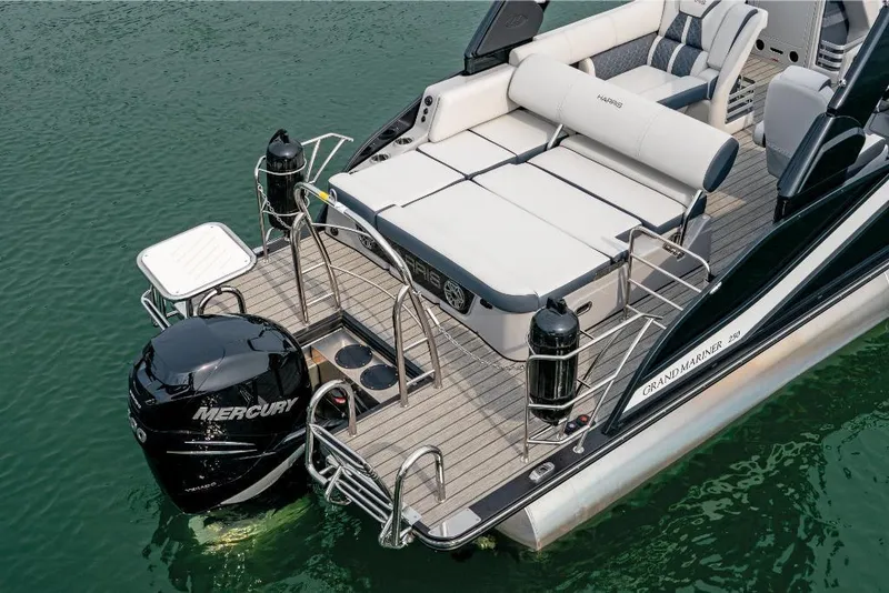 Slide: The Image of 2022-Harris-Grand-Mariner-250-MarineMax - 17