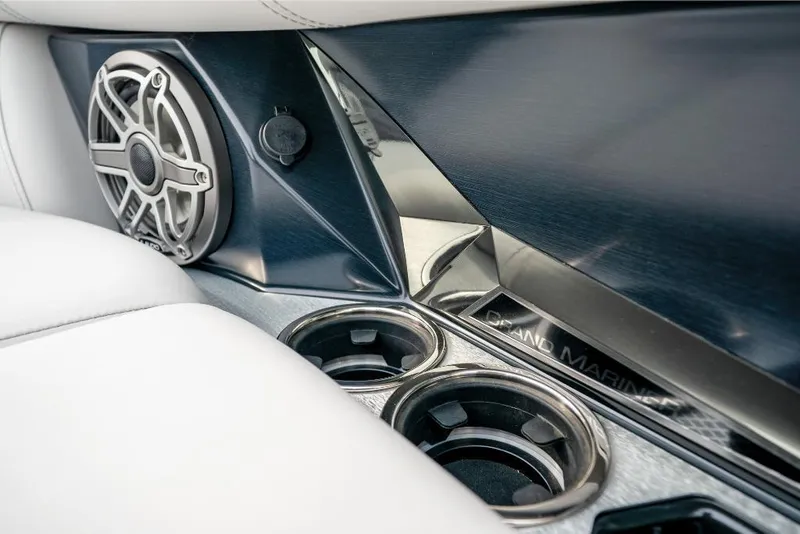 Slide: The Image of 2022-Harris-Grand-Mariner-250-MarineMax - 18