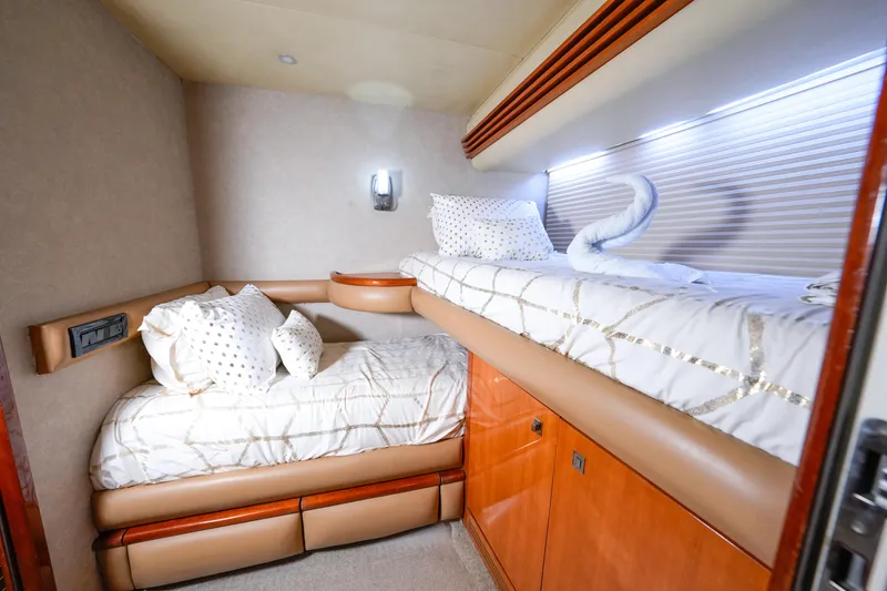 Slide: The Image of Azimut 68E 2007 - 75