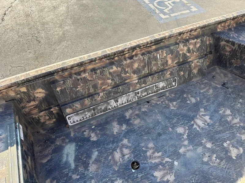 Slide: The Image of Lund 1760 Predator Tiller 2021 - 13