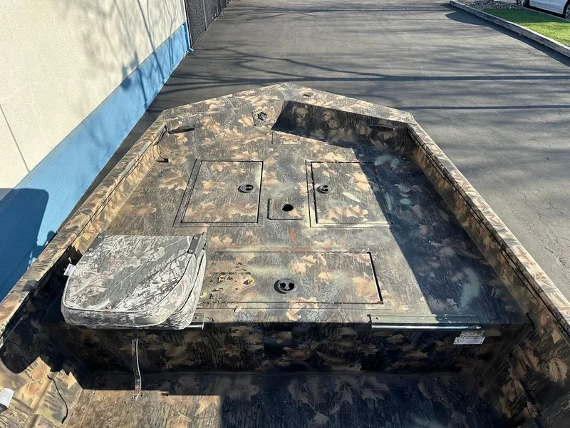 Slide: The Image of Lund 1760 Predator Tiller 2021 - 17