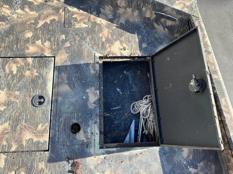 Slide: The Image of Lund 1760 Predator Tiller 2021 - 20