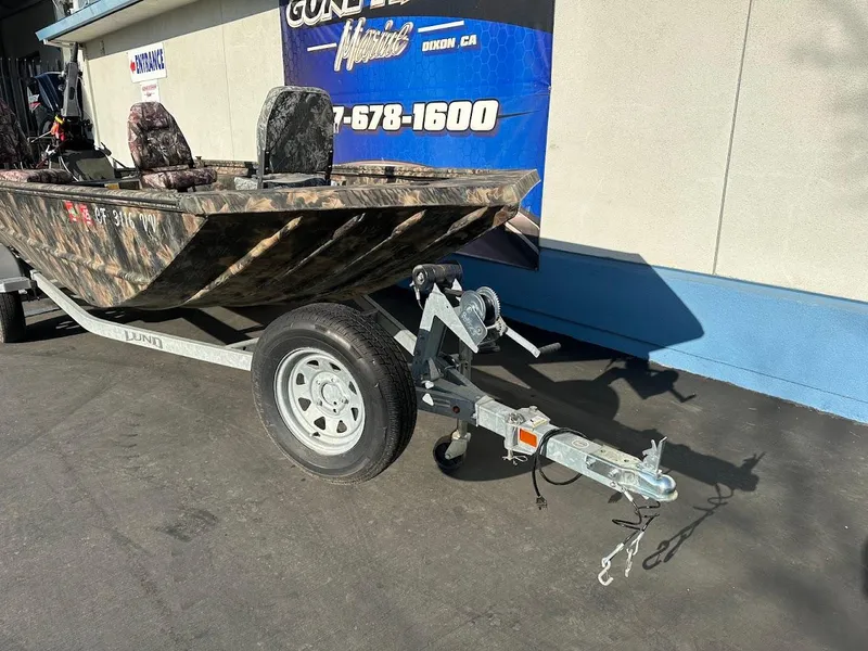 Slide: The Image of Lund 1760 Predator Tiller 2021 - 4