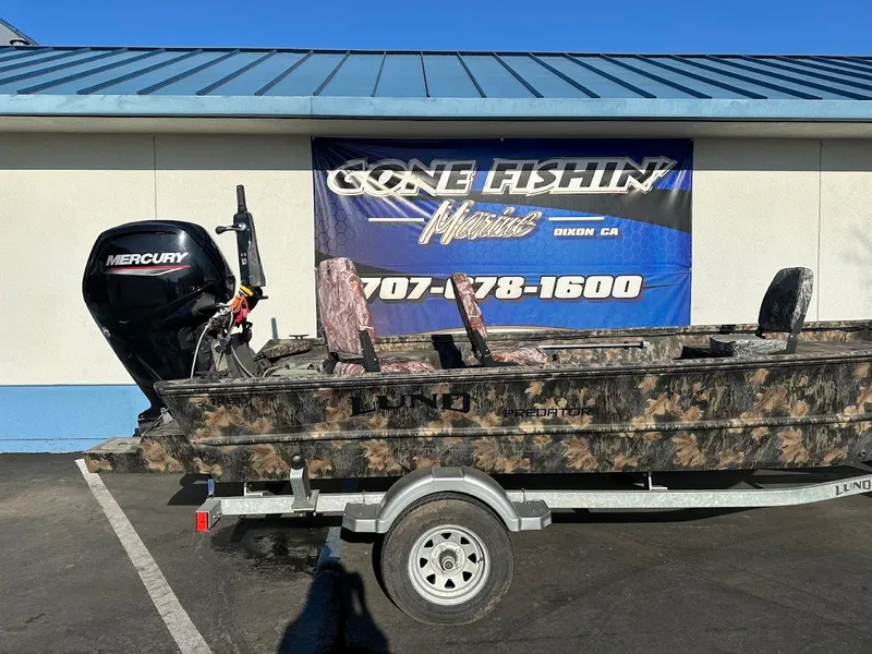 Slide: The Image of Lund 1760 Predator Tiller 2021 - 6