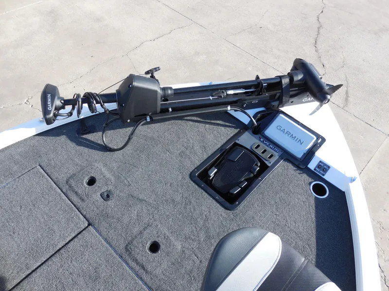 Slide: The Image of 2025 Vexus AVX1985S boat deck with Garmin equipment and trolling motor. - 10