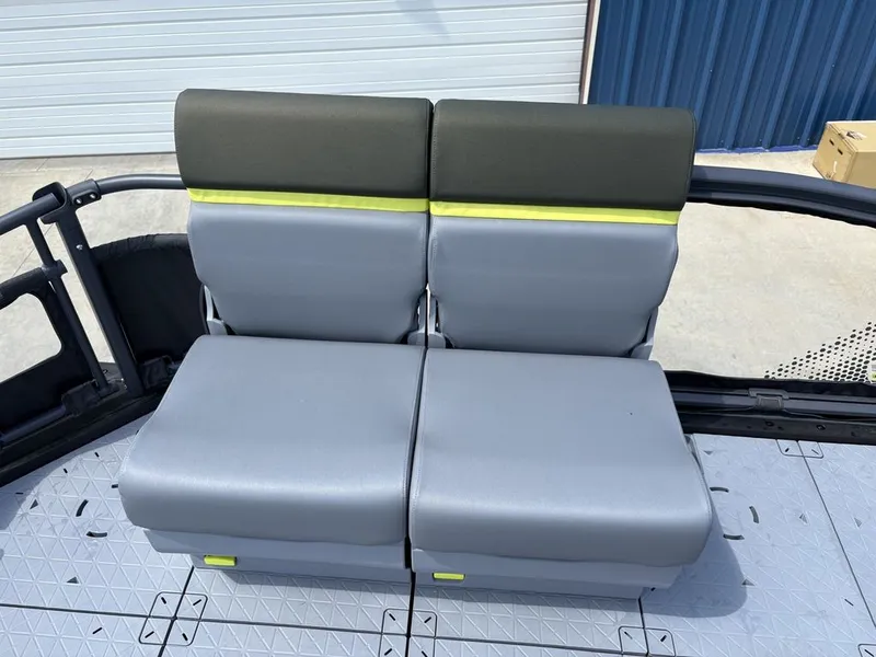 Slide: The Image of Sea-Doo Switch Fish™ Compact - 170 hp Galvanized 2026 - 6