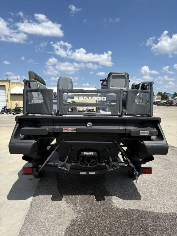 Slide: The Image of Sea-Doo Switch Fish™ Compact - 170 hp Galvanized 2026 - 2