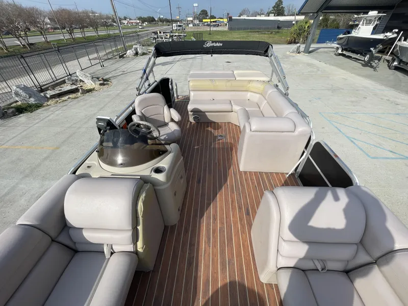 Slide: The Image of Berkshire 231FC Tritoon 2013 - 11