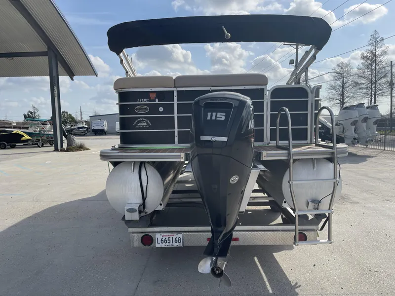 Slide: The Image of Berkshire 231FC Tritoon 2013 - 8