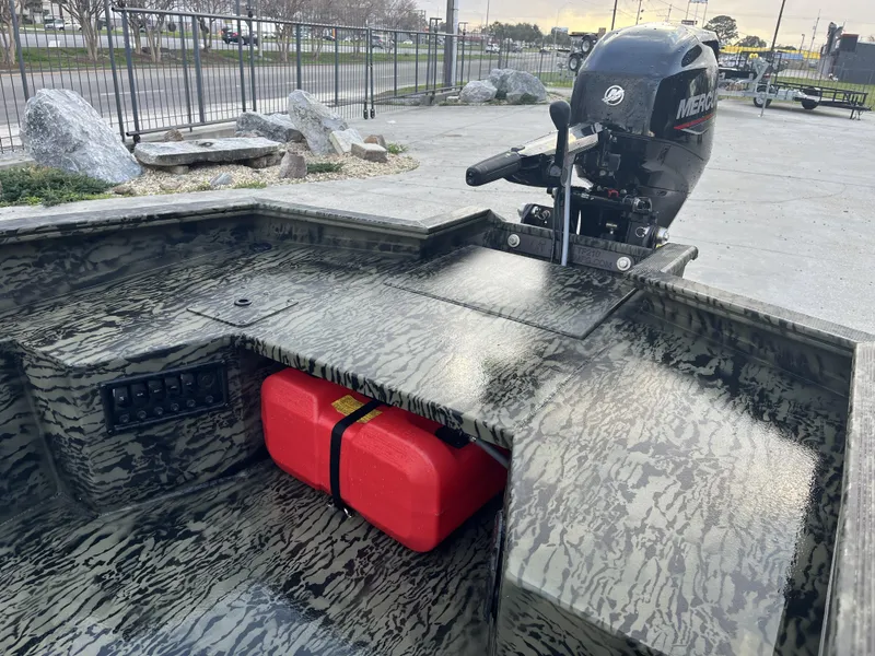 Slide: The Image of Tracker Grizzly 1650T Prairie Wings Edition 2025 - 4