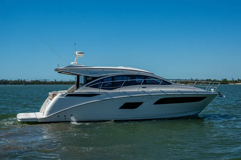 Slide: The Image of 2017 Sea Ray Sundancer 400 yacht cruising on a sunny day. - 20