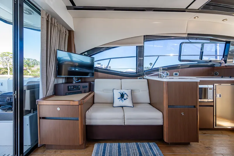 Slide: The Image of Luxurious interior of 2017 Sea Ray Sundancer 400 yacht with modern furnishings. - 34