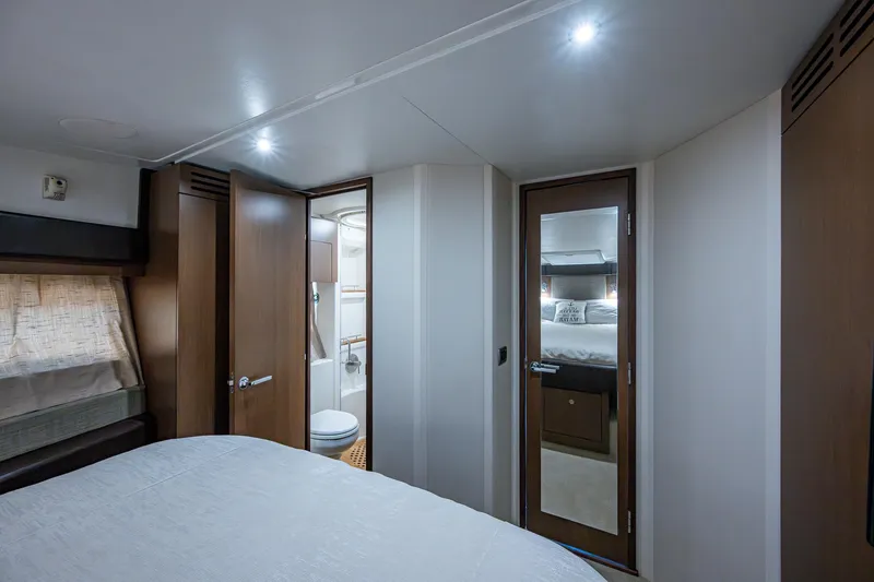 Slide: The Image of Sea Ray Sundancer 400 2017 - 50