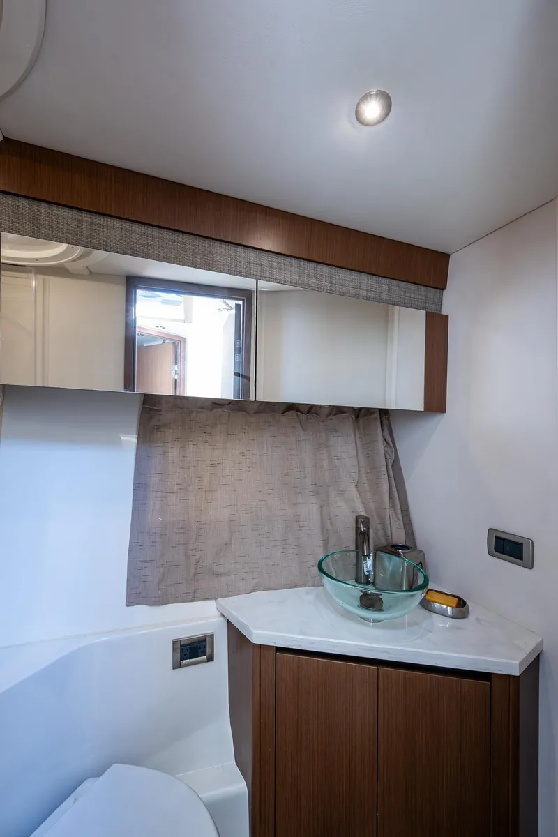 Slide: The Image of Sea Ray Sundancer 400 2017 - 52