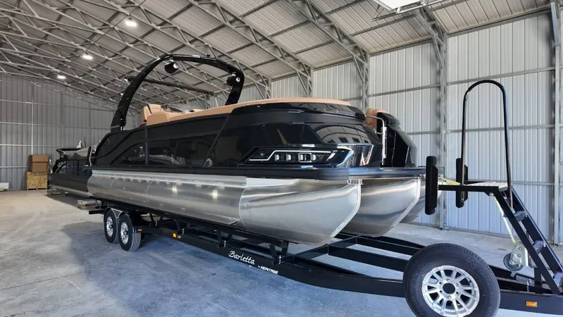 Slide: The Image of Harris Grand Mariner 250 2025 - 23