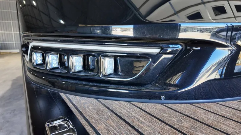 Slide: The Image of Harris Grand Mariner 250 2025 - 24