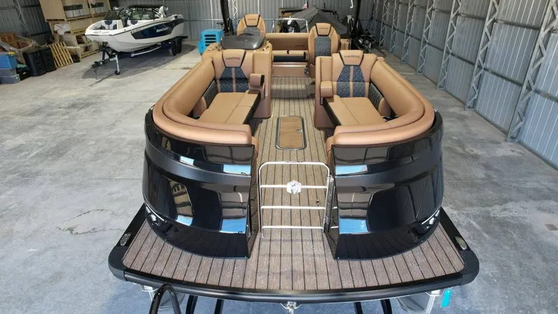 Slide: The Image of Harris Grand Mariner 250 2025 - 26