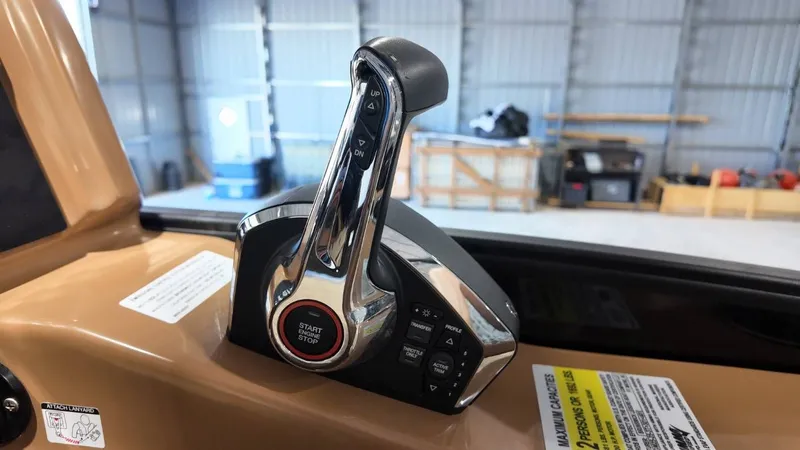 Slide: The Image of Harris Grand Mariner 250 2025 - 52