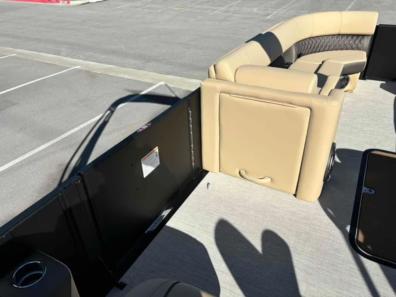 Slide: The Image of Harris Sunliner 250 2025 - 14