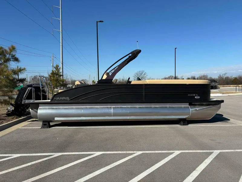 Slide: The Image of Harris Sunliner 250 2025 - 3