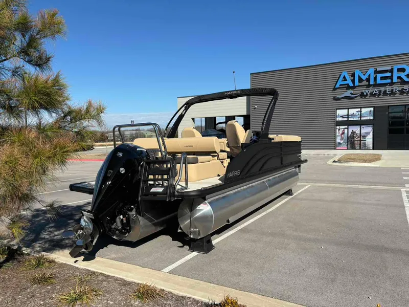 Slide: The Image of Harris Sunliner 250 2025 - 4