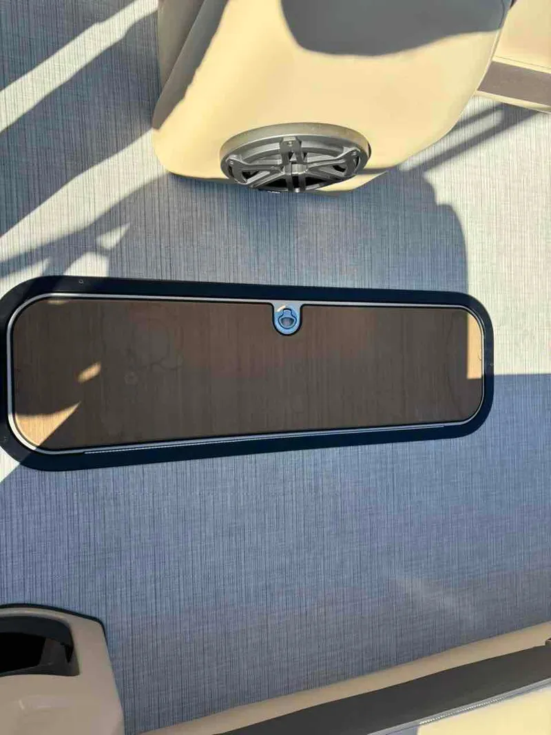 Slide: The Image of Harris Sunliner 250 2025 - 6