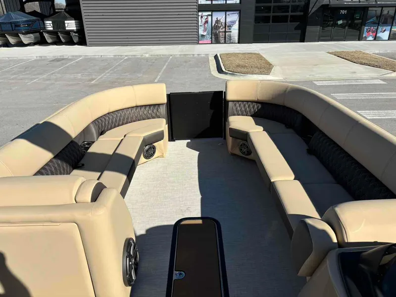 Slide: The Image of Harris Sunliner 250 2025 - 7