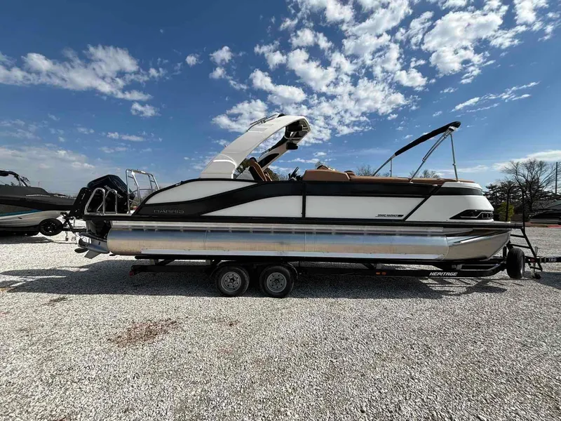 The Image of Harris Grand Mariner 250 2025 - 1