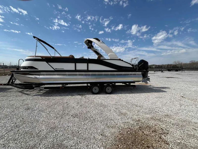 Slide: The Image of Harris Grand Mariner 250 2025 - 2