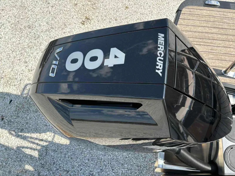 Slide: The Image of Harris Grand Mariner 250 2025 - 27