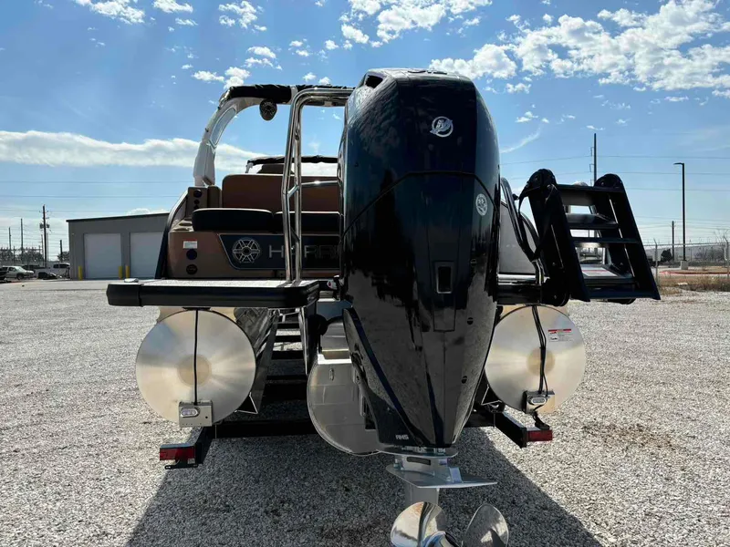 Slide: The Image of Harris Grand Mariner 250 2025 - 5