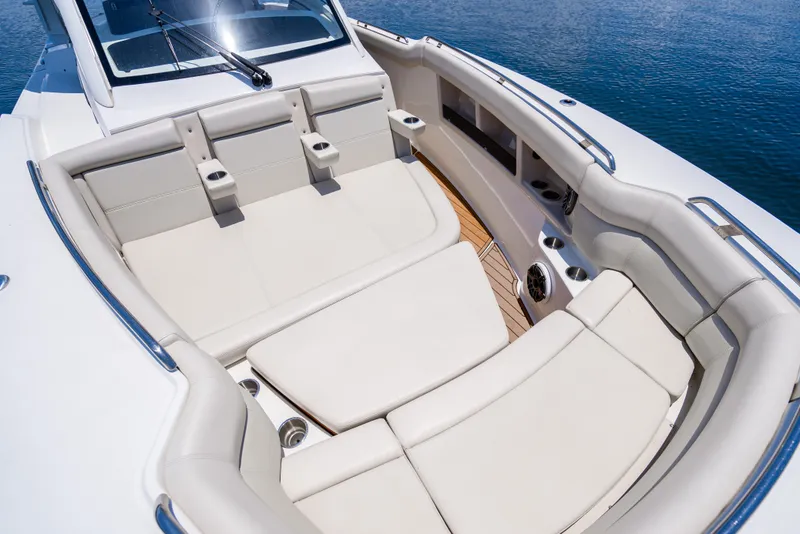Slide: The Image of Luxurious seating area on 2021 Boston Whaler 350 Realm boat. - 18