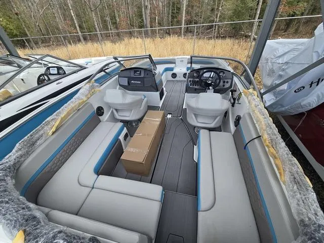 Slide: The Image of Hurricane SunDeck 217 OB 2025 - 5