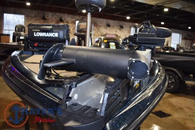 Slide: The Image of Ranger R83 boat with Lowrance equipment, indoor showroom, 2000 model. - 8