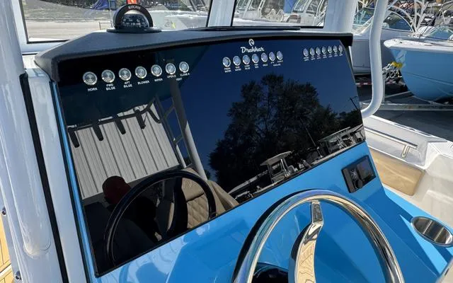 Slide: The Image of Drakkar 280 CC 2025 - 20