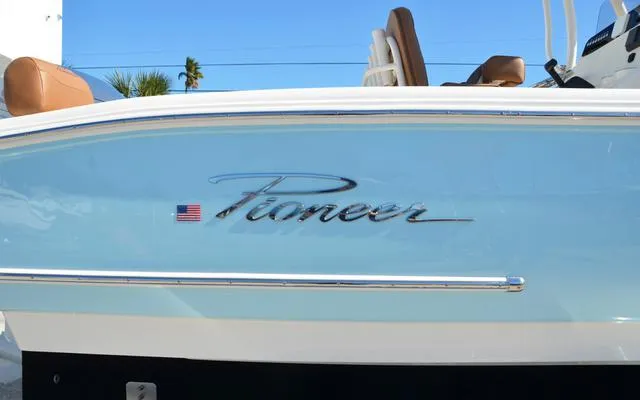 Slide: The Image of Pioneer 222 Sportfish 2025 - 11
