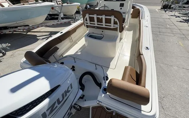 Slide: The Image of Pioneer 222 Sportfish 2025 - 15