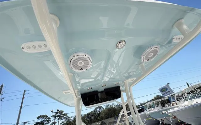 Slide: The Image of Pioneer 222 Sportfish 2025 - 19