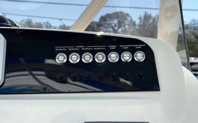 Slide: The Image of Pioneer 222 Sportfish 2025 - 24