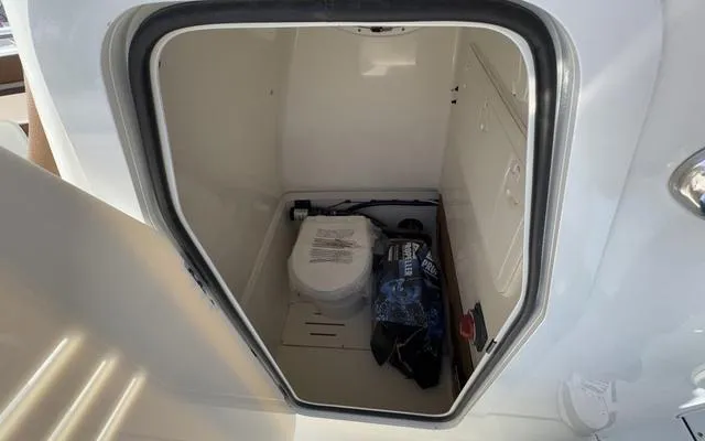 Slide: The Image of Pioneer 222 Sportfish 2025 - 33