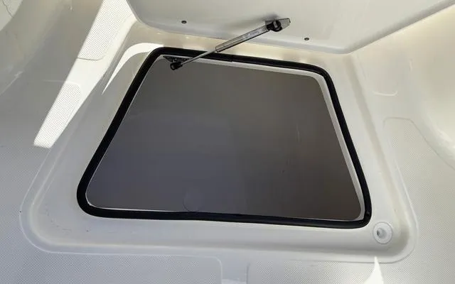 Slide: The Image of Pioneer 222 Sportfish 2025 - 38