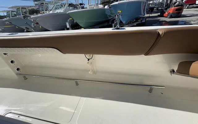 Slide: The Image of Pioneer 222 Sportfish 2025 - 40