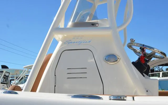 Slide: The Image of Pioneer 222 Sportfish 2025 - 6