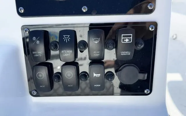 Slide: The Image of Cape Craft 21V 2025 - 20