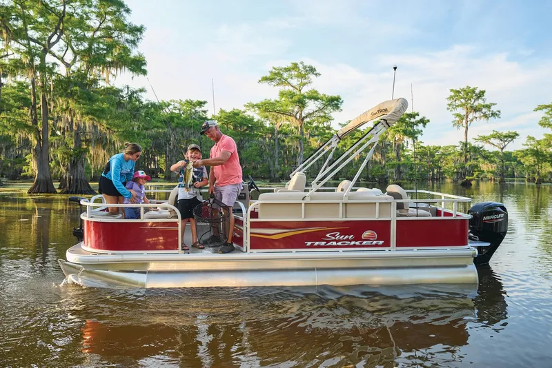 Slide: The Image of Sun Tracker Bass Buggy 18 DLX 2025 - 72