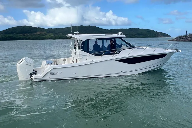 The Image of Boston Whaler 405 Conquest 2022 - 0