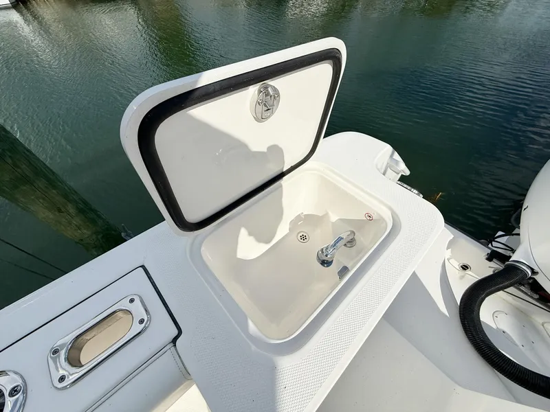 Slide: The Image of Edgewater 320CC 2019 - 58