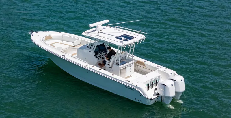 Slide: The Image of Edgewater 320CC 2019 - 61