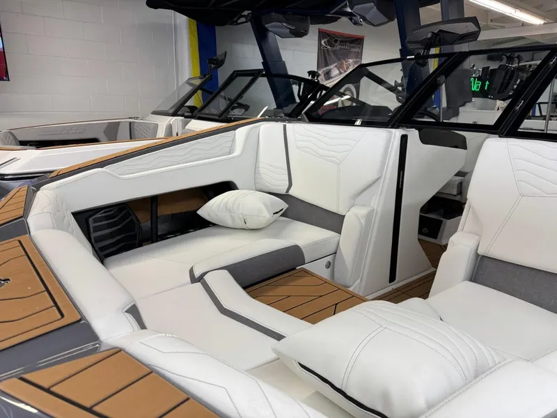 Slide: The Image of Nautique Super Air Nautique G23 2025 - 10