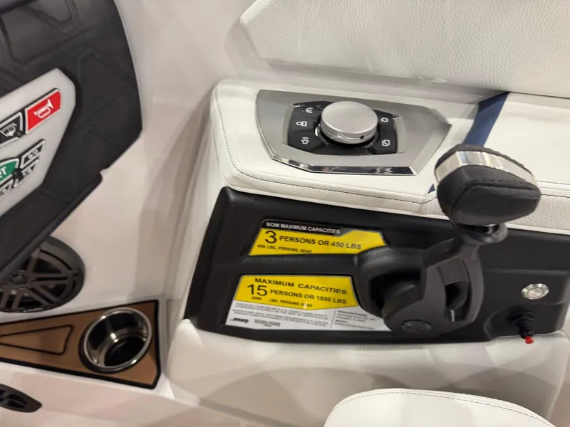 Slide: The Image of Nautique Super Air Nautique GS22 2025 - 16